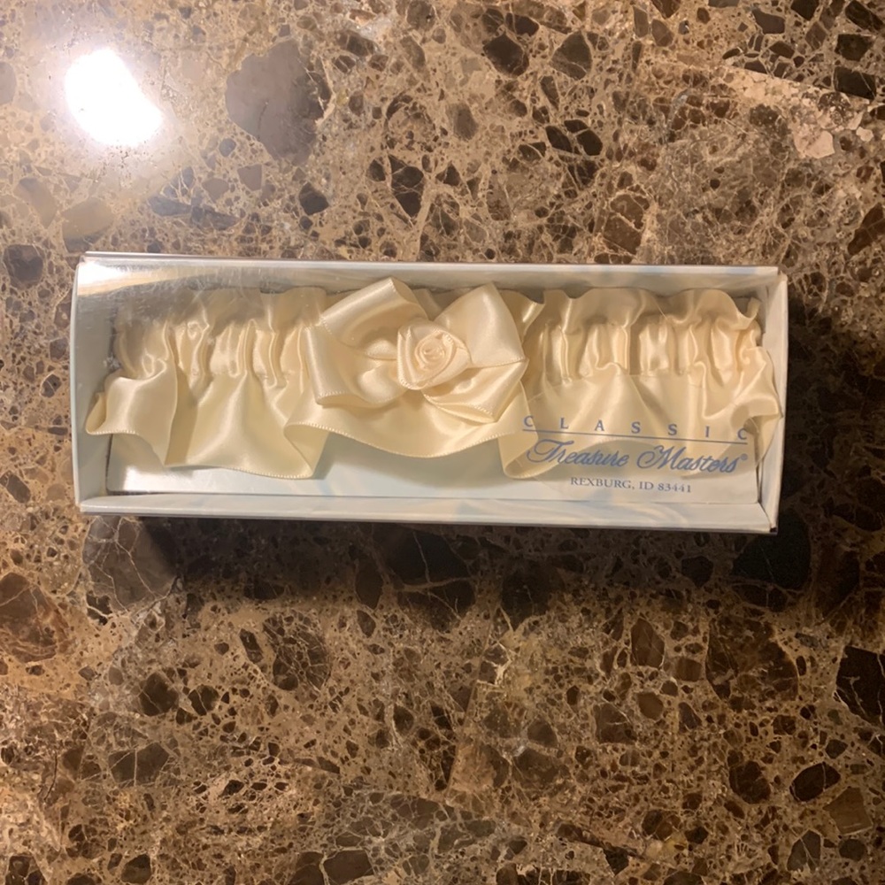 Ivory Eternal Vows Garter Band